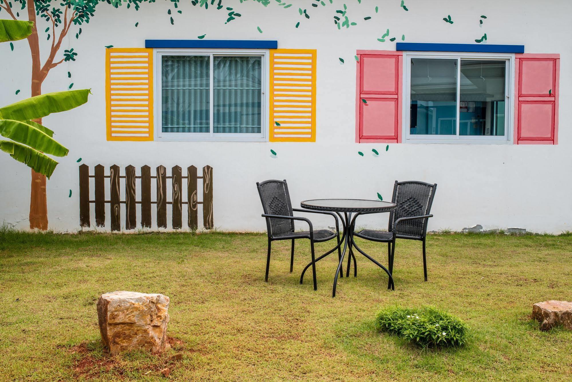 Paragon Hometel Surat Thani Exterior photo